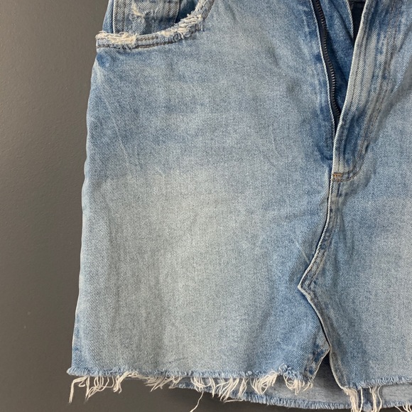 Zara distressed denim mini skirt size small 💙 - Picture 3 of 13
